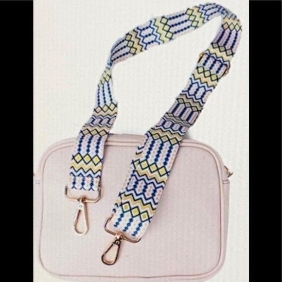 REDUCED $5 Crossbody Guitar Strap Blush Faux Leather Bag NWT - Picture 3 of 5